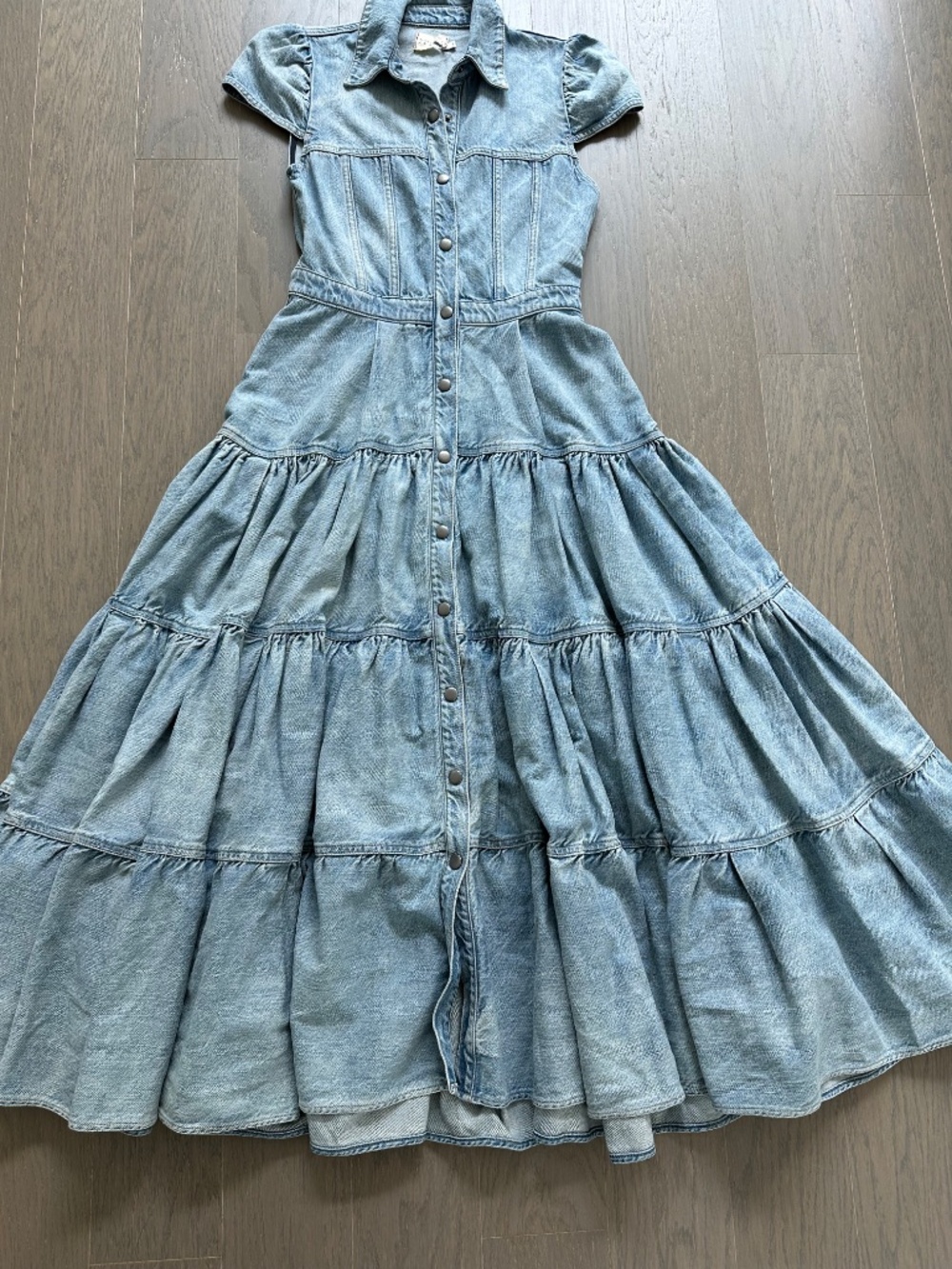 Alice + Olivia Patsy Denim Fit Flare Midi Tiered Dress Light Adele - Size 2 - Picture 3 of 11